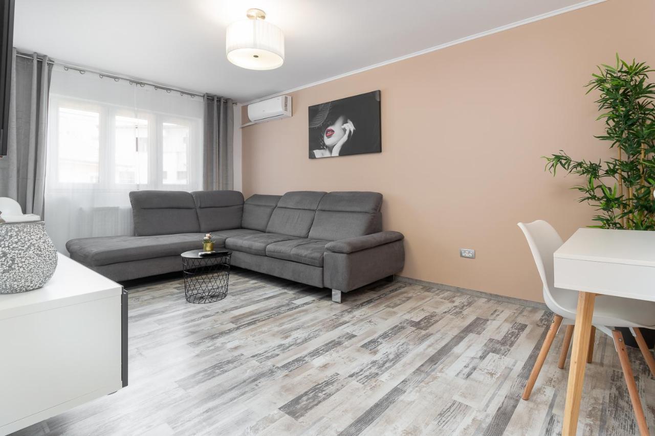 Decebal Flat Apartment Орадеа Екстериор снимка