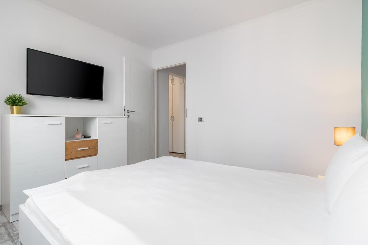 Decebal Flat Apartment Орадеа Екстериор снимка